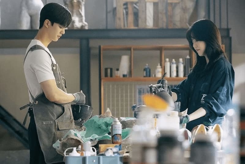 Still from a Korean TV series set in the art world