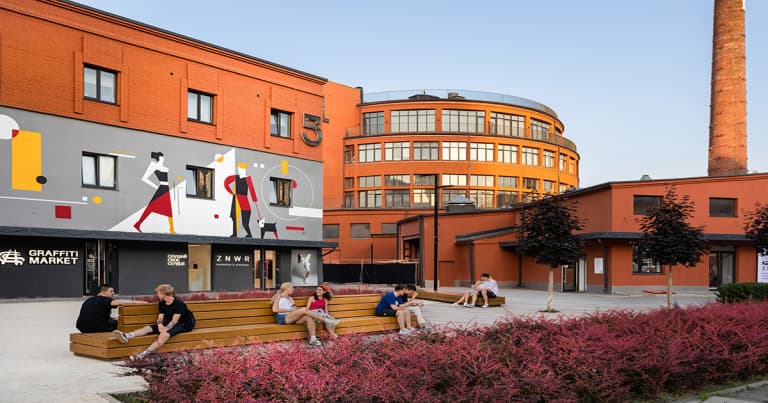 Cultural cluster in a former industrial building